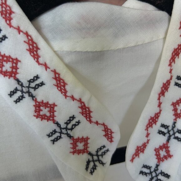 Romanian Vintage Hand Embroidered Cross Stitch Folk Peasant Blouse - Picture 3 of 10